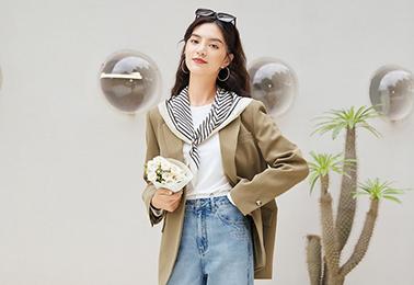 Simple commute, low-key senior, elegant choice for working w